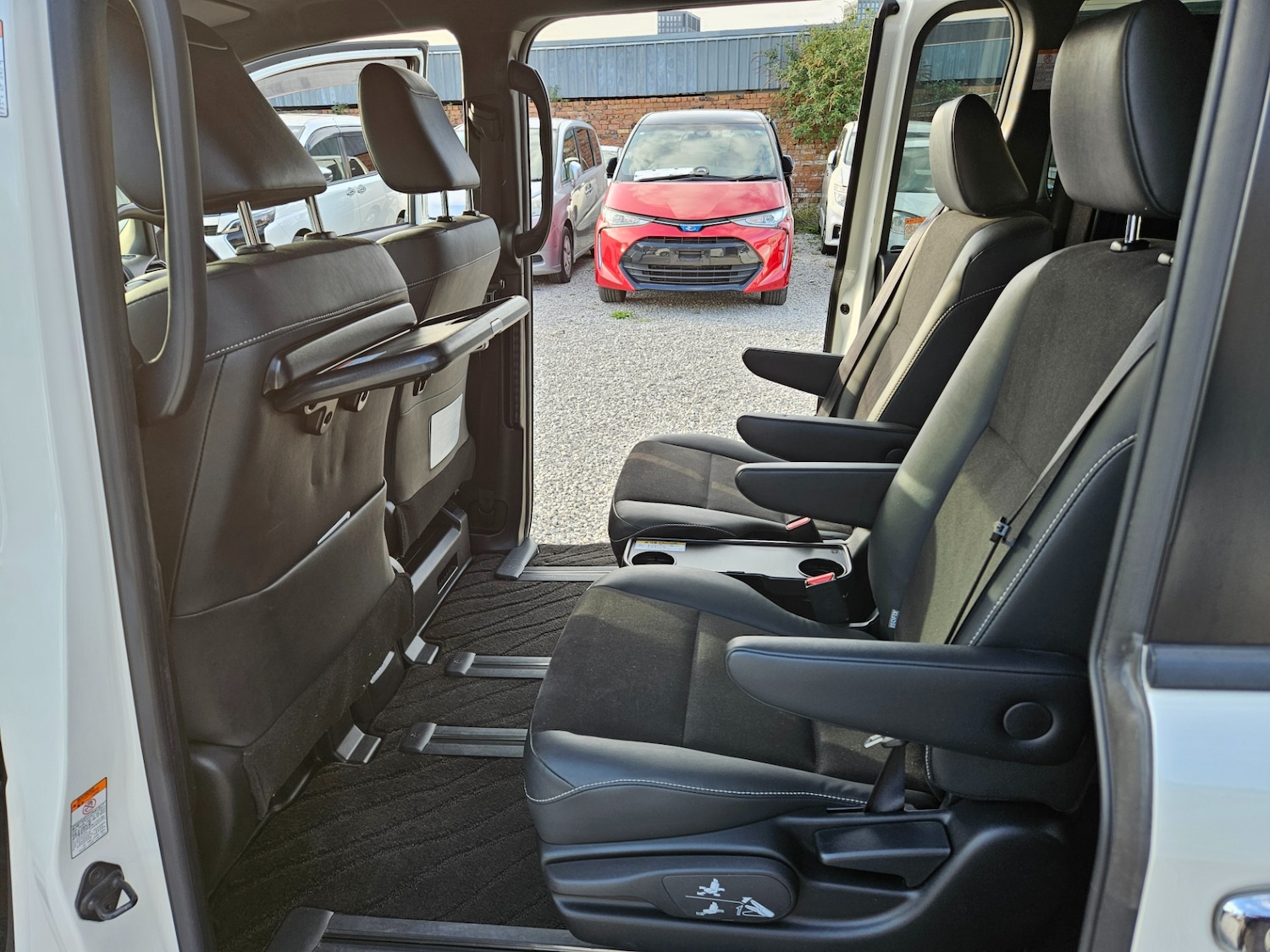 Used Toyota Voxy 2026 for sale - 78213760: Photo 29