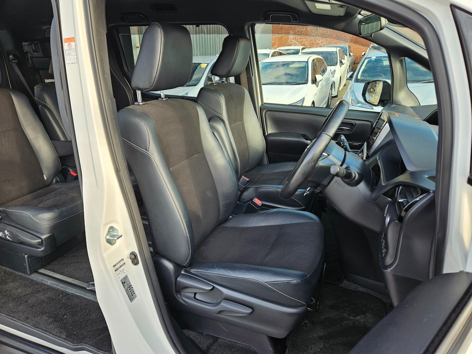 Used Toyota Voxy 2026 for sale - 78213760: Photo 5