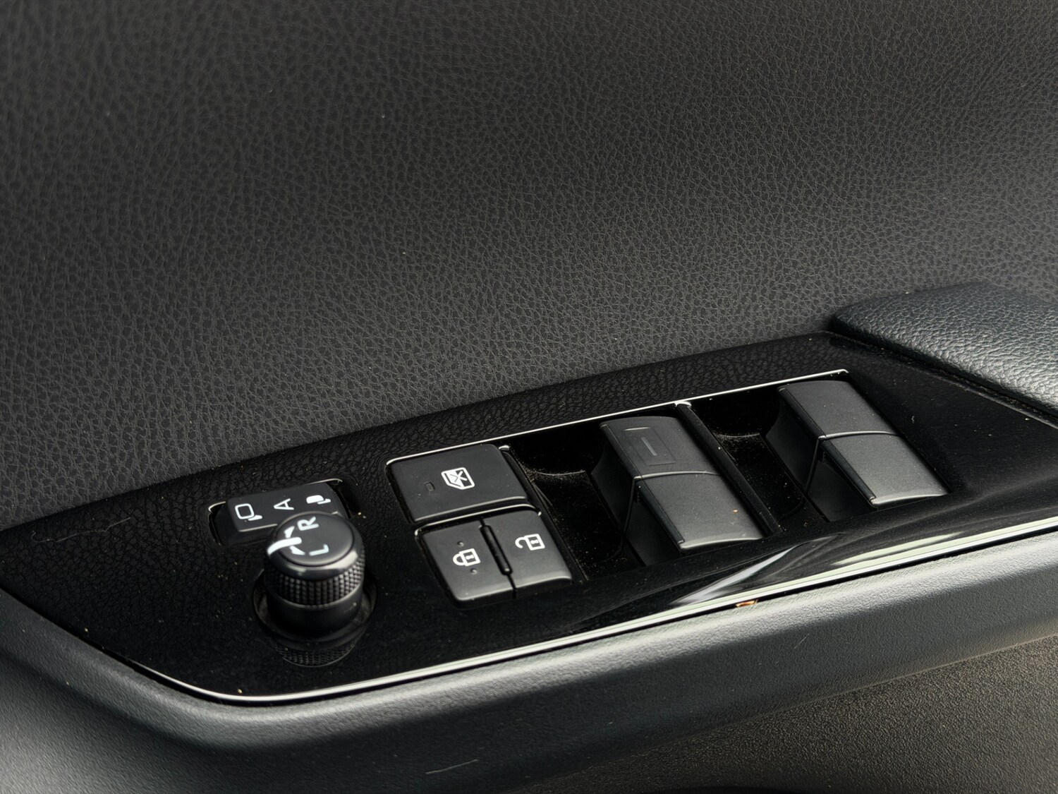 Used Toyota Prius 2021 for sale - 78201434: Photo 26