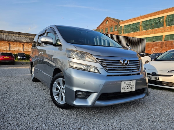 Used Toyota Vellfire 2010 for sale - 74881780: Photo 1