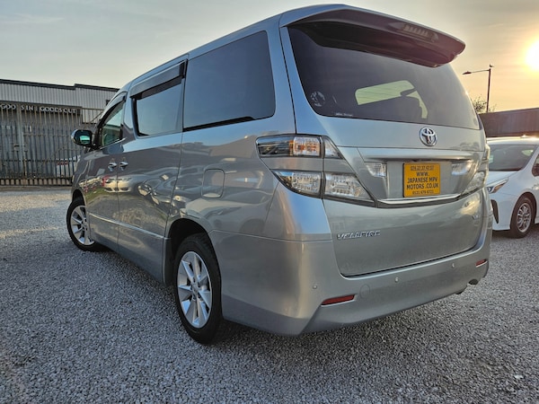 Used Toyota Vellfire 2010 for sale - 74881780: Photo 2