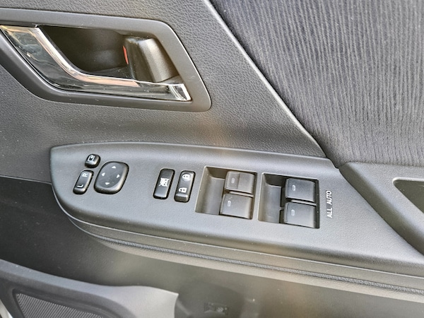 Used Toyota Vellfire 2010 for sale - 74881780: Photo 31