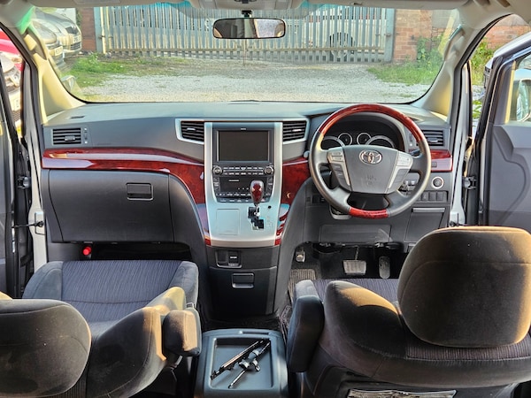 Used Toyota Vellfire 2010 for sale - 74881780: Photo 7