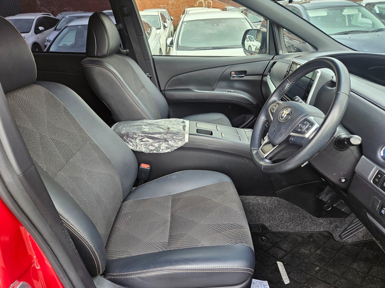 Used Toyota Estima 2026 for sale - 78140583: Photo 23