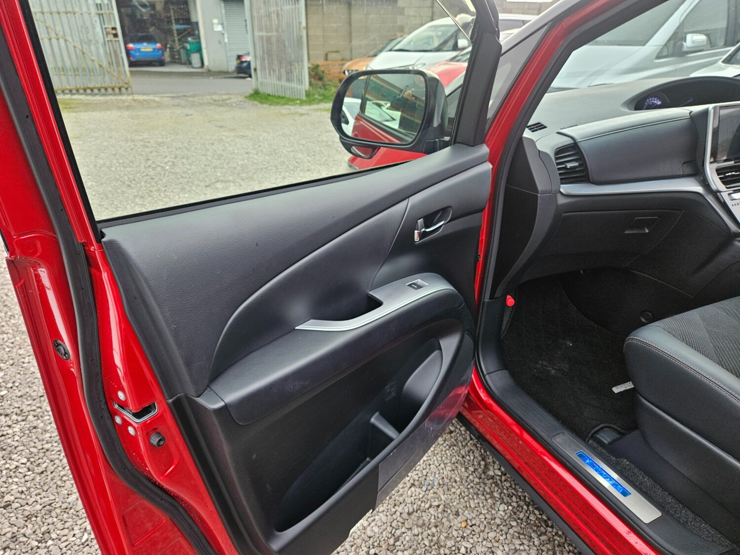 Used Toyota Estima 2026 for sale - 78140583: Photo 31