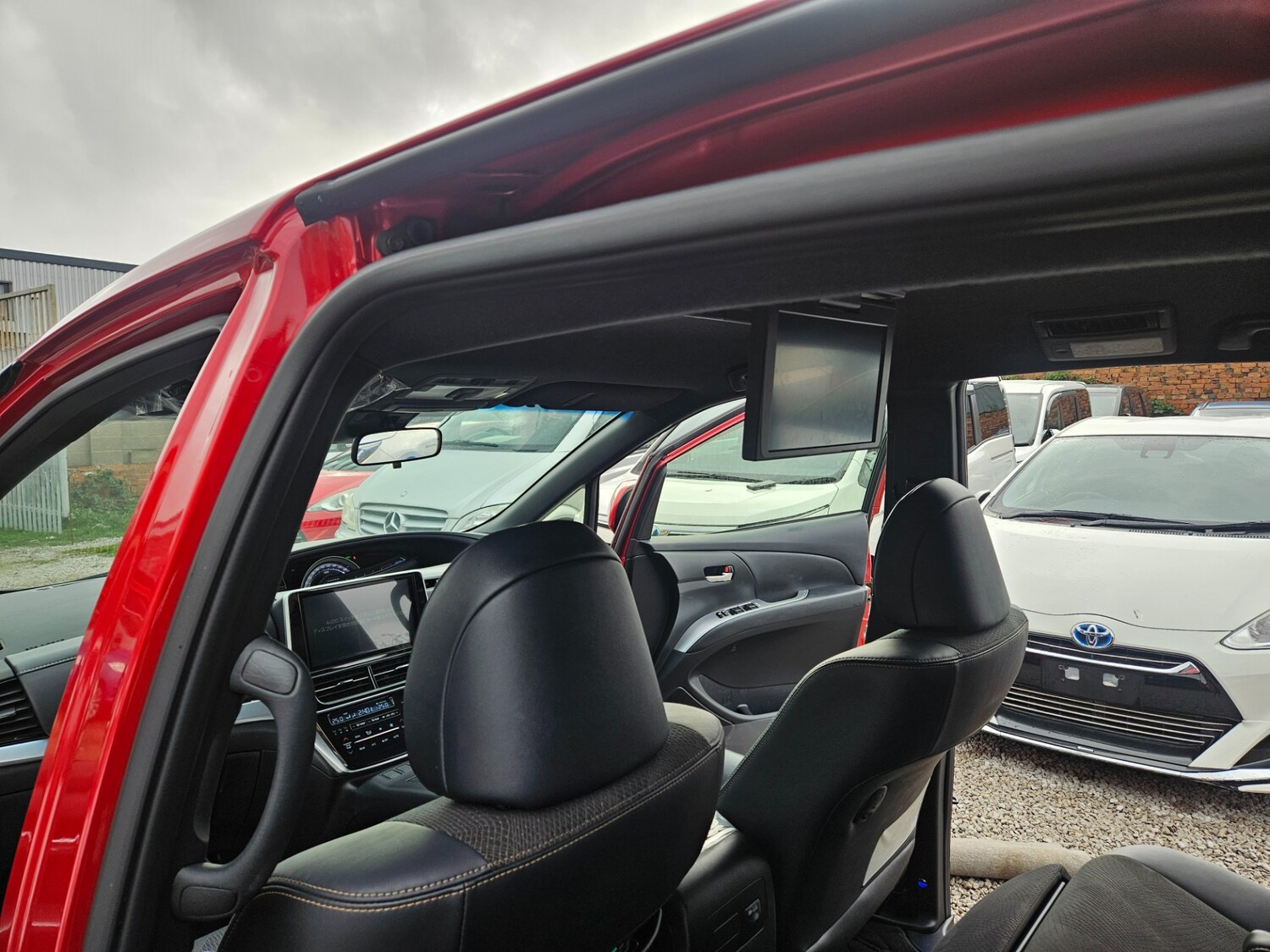 Used Toyota Estima 2026 for sale - 78140583: Photo 32