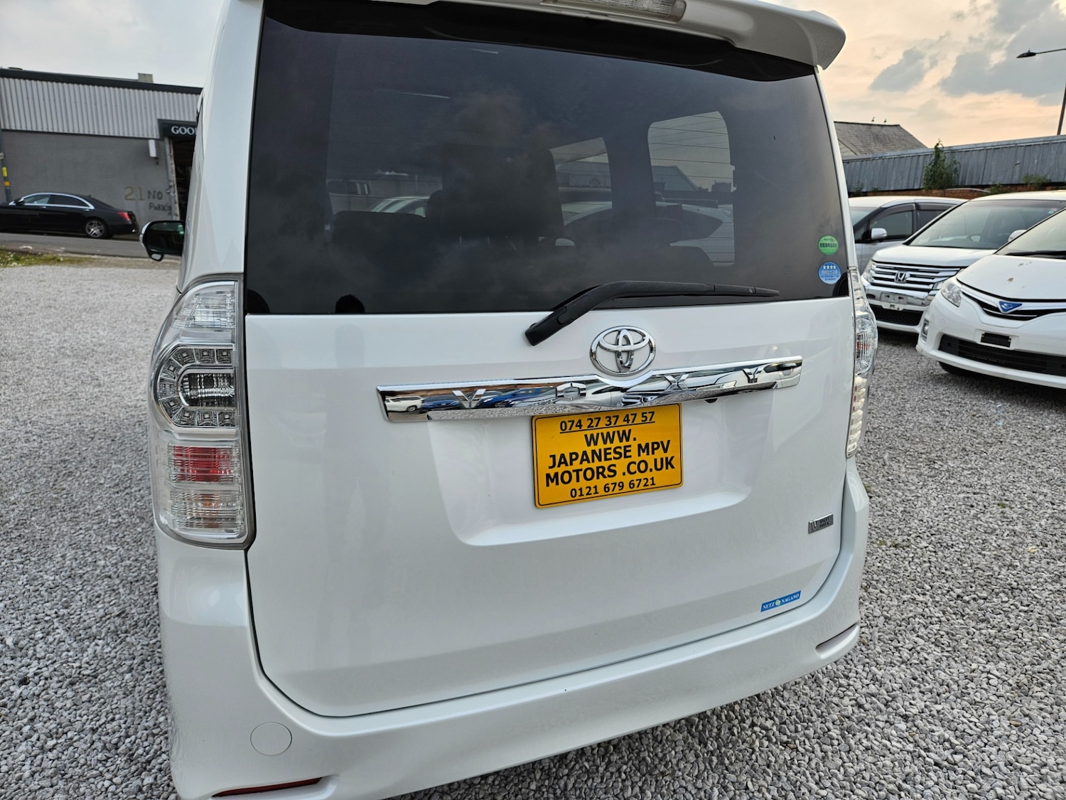 Used Toyota Voxy 2013 for sale - 77235383: Photo 27