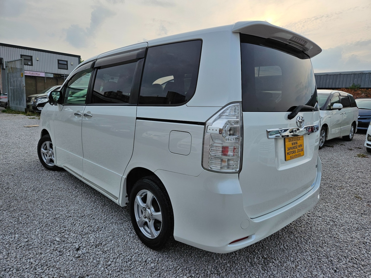 Used Toyota Voxy 2013 for sale - 77235383: Photo 6