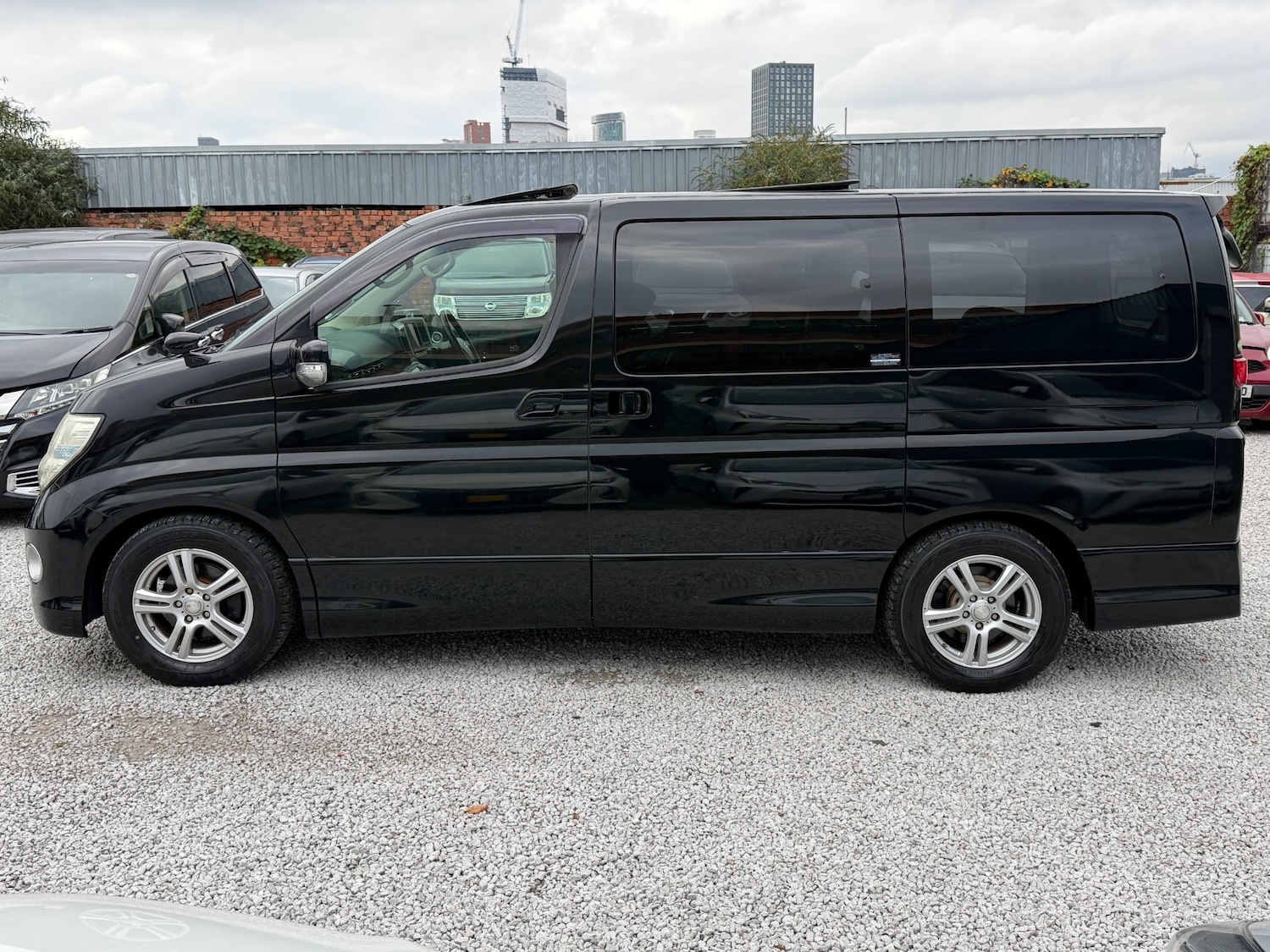 Used Nissan Elgrand 2009 for sale - 76547306: Photo 11