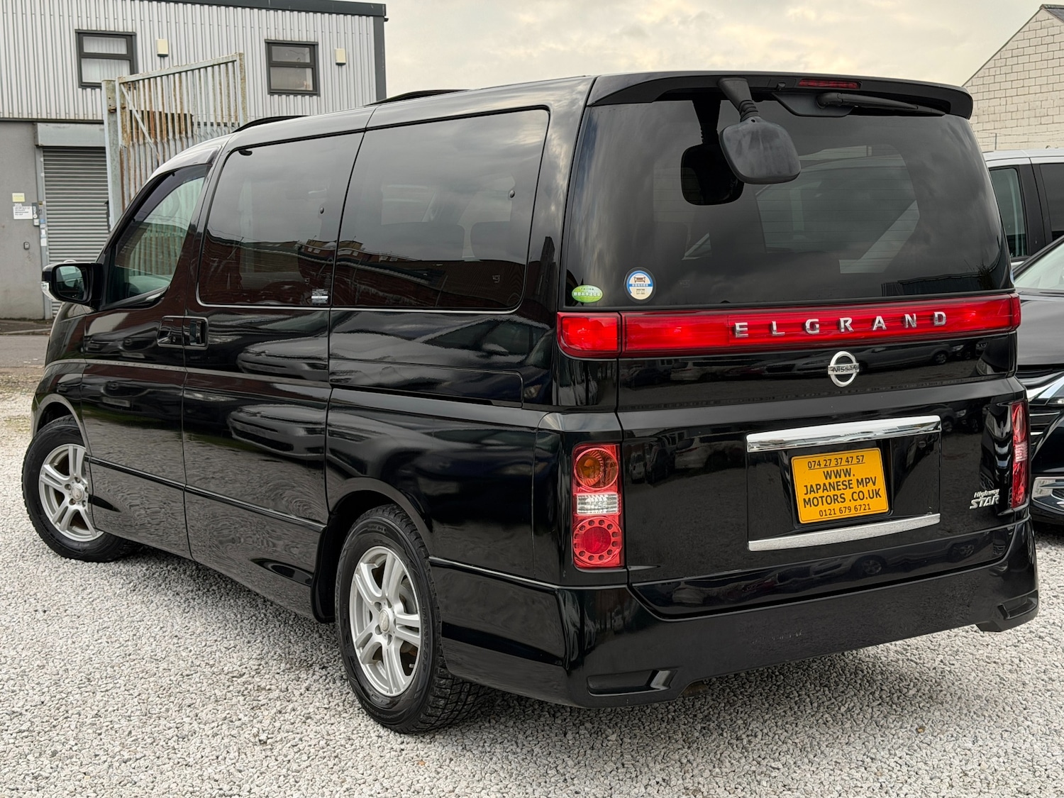 Used Nissan Elgrand 2009 for sale - 76547306: Photo 2