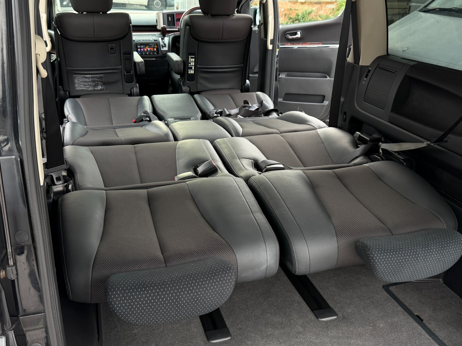 Used Nissan Elgrand 2009 for sale - 76547306: Photo 27