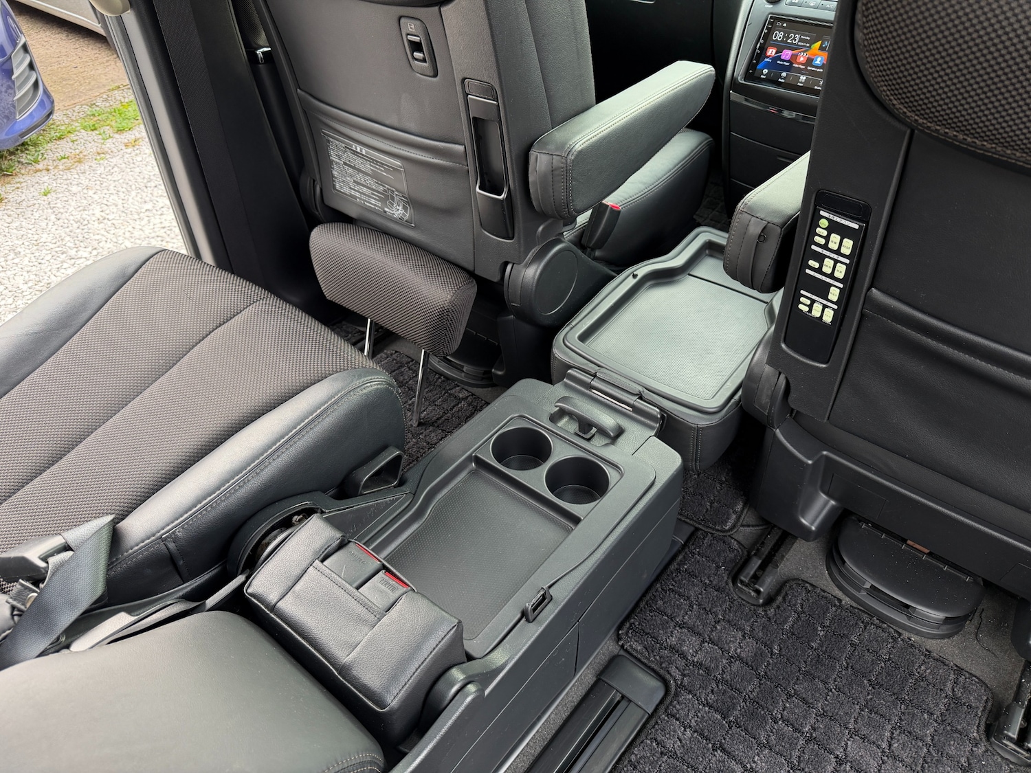 Used Nissan Elgrand 2009 for sale - 76547306: Photo 28