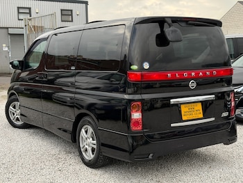 Used Nissan Elgrand 2009 for sale - 76547306: Photo