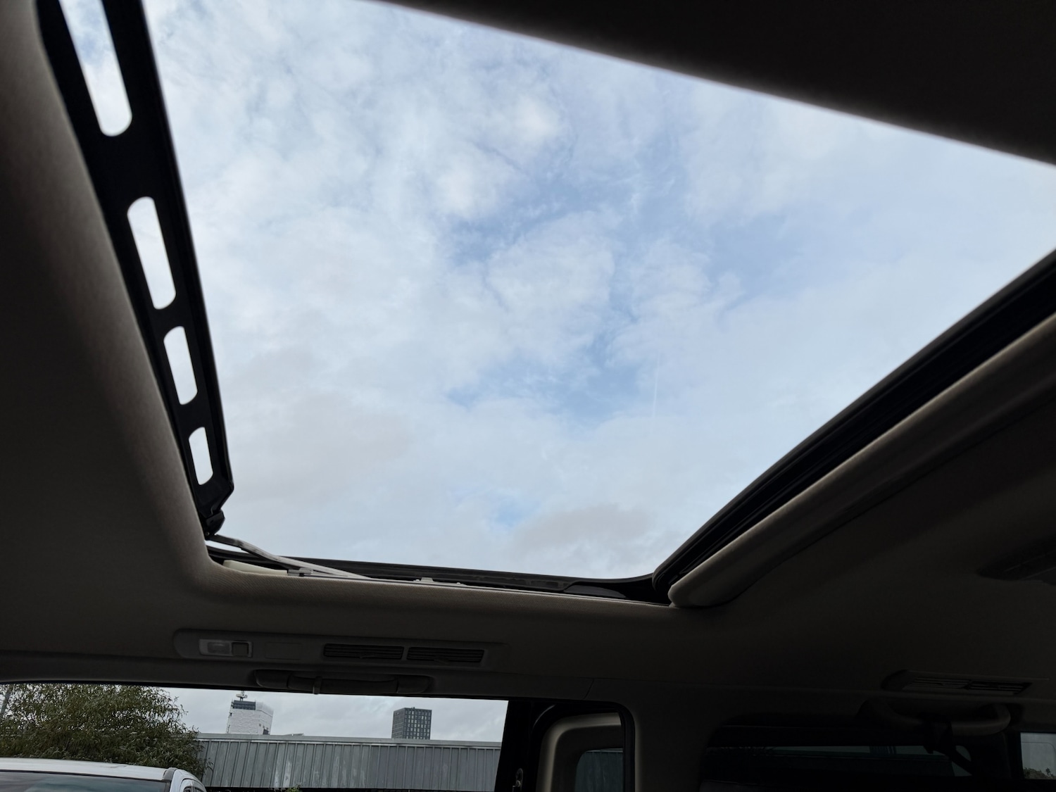 Used Nissan Elgrand 2009 for sale - 76547306: Photo 30