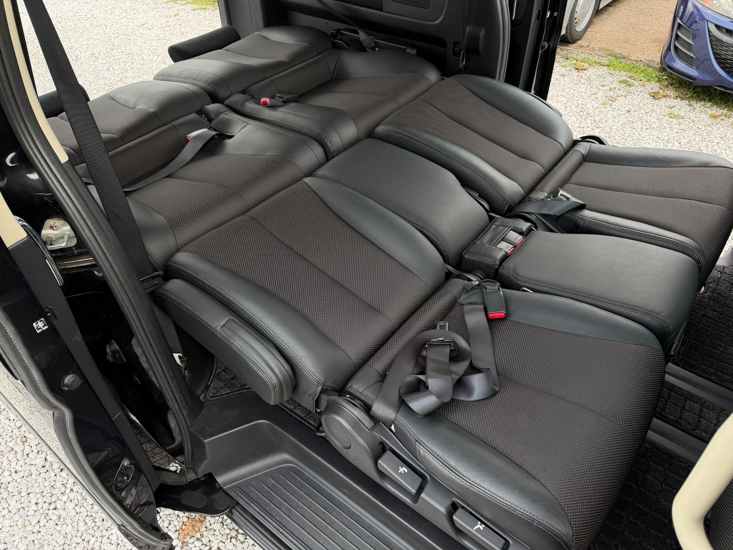 Used Nissan Elgrand 2009 for sale - 76547306: Photo 5