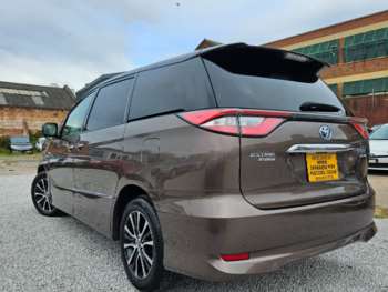 Used Toyota Estima 2018 for sale - 75151870: Photo