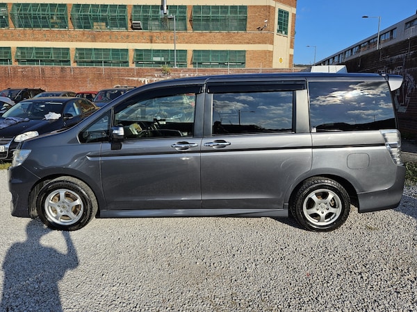 Used Honda Stepwagon 2012 for sale - 71414440: Photo 4