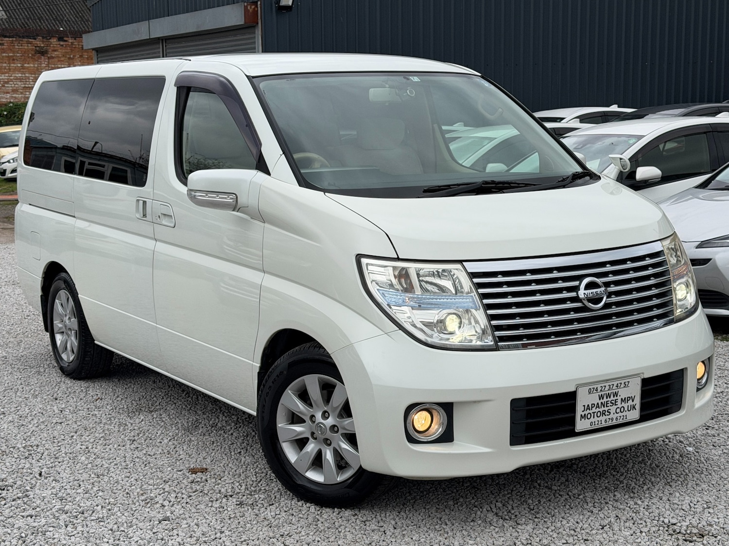 Used Nissan Elgrand 2010 for sale - 76547761: Photo 1
