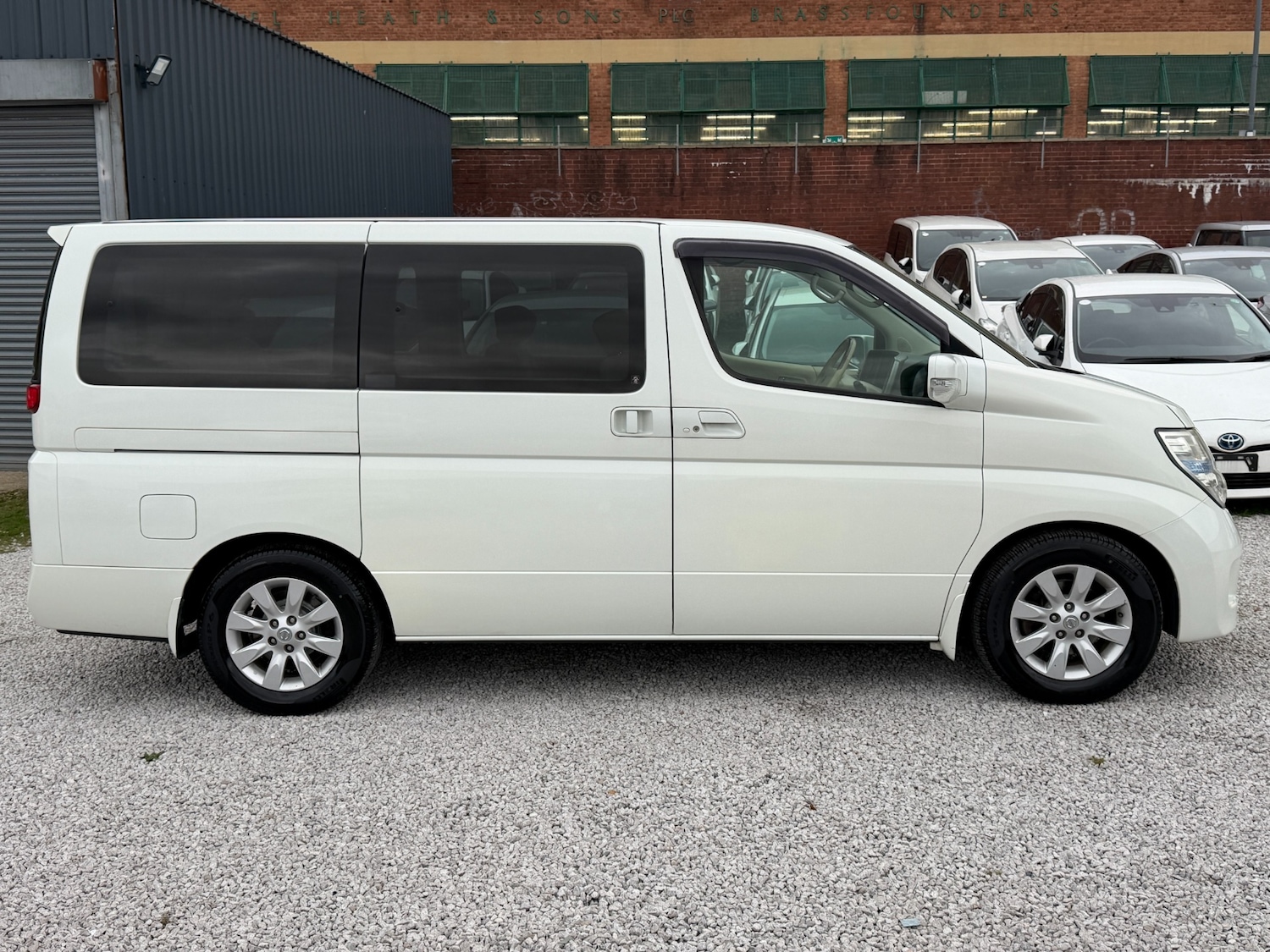 Used Nissan Elgrand 2010 for sale - 76547761: Photo 10