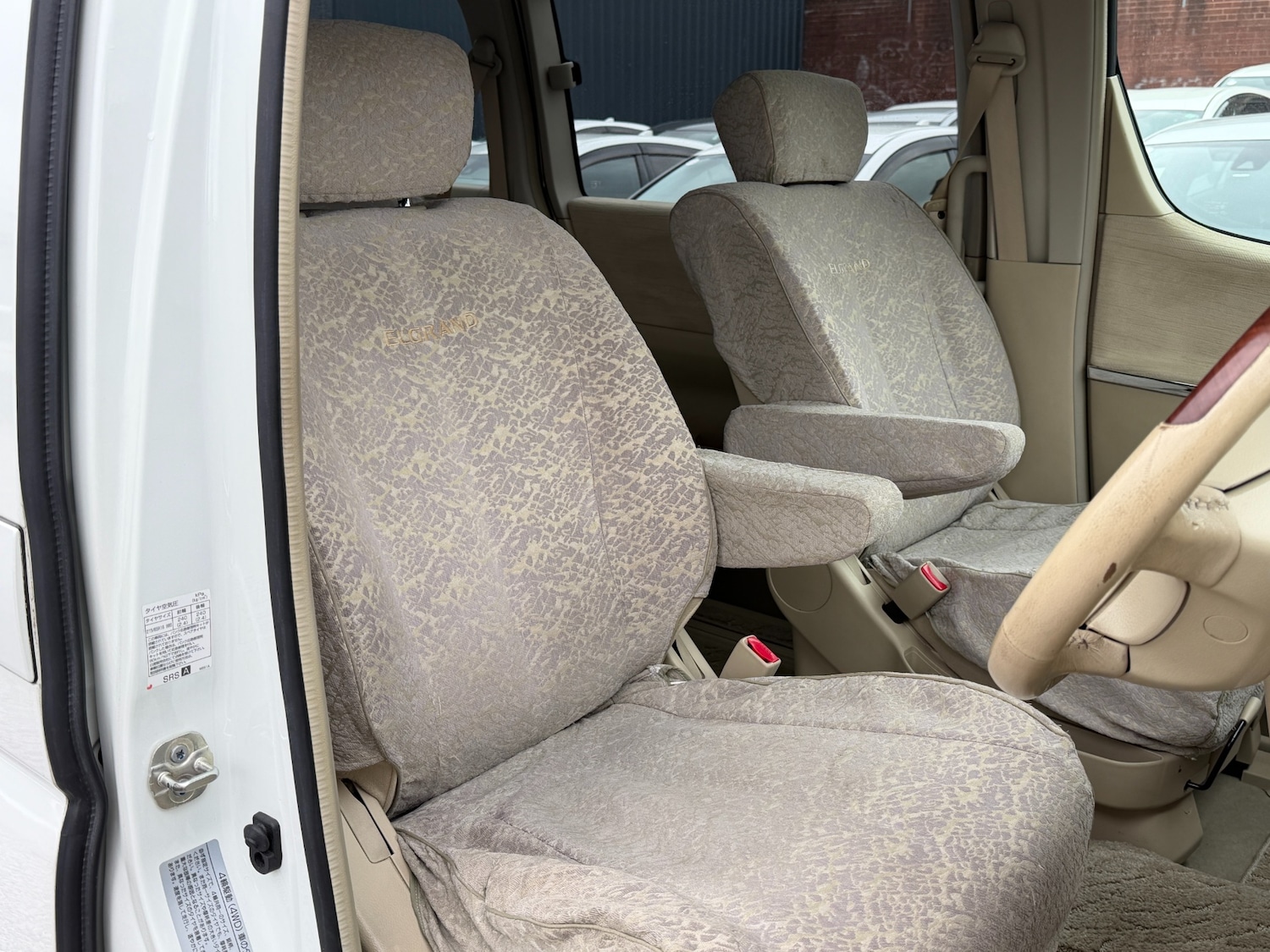 Used Nissan Elgrand 2010 for sale - 76547761: Photo 13