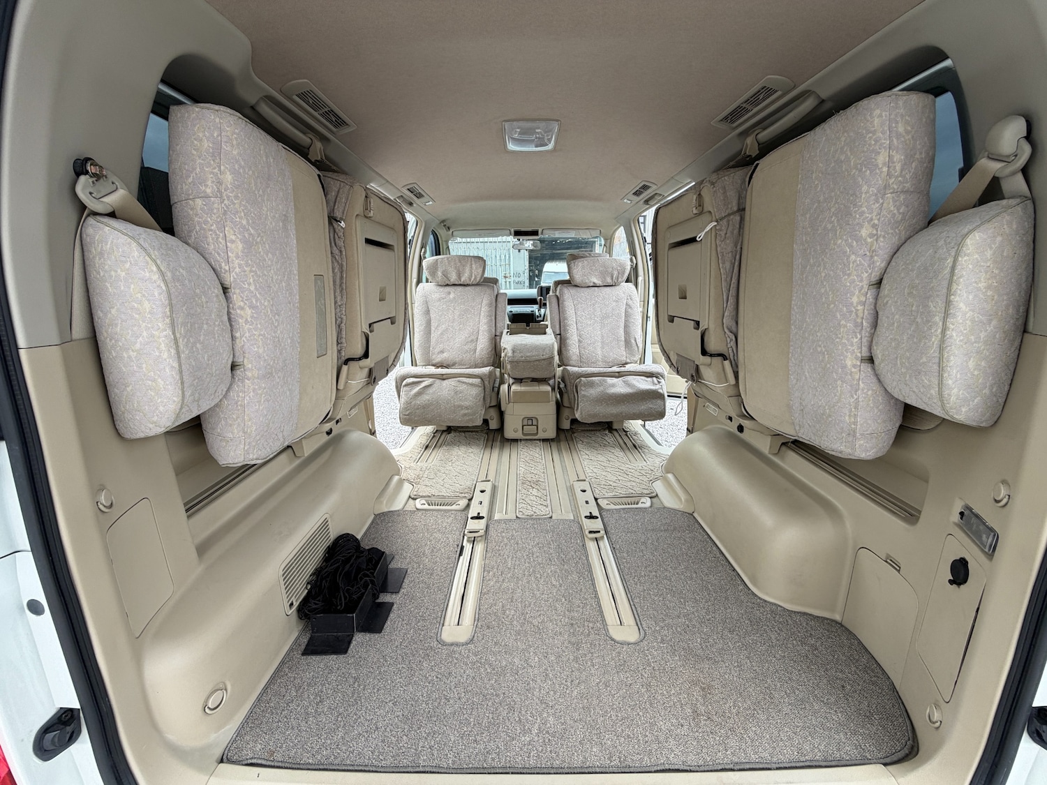 Used Nissan Elgrand 2010 for sale - 76547761: Photo 26