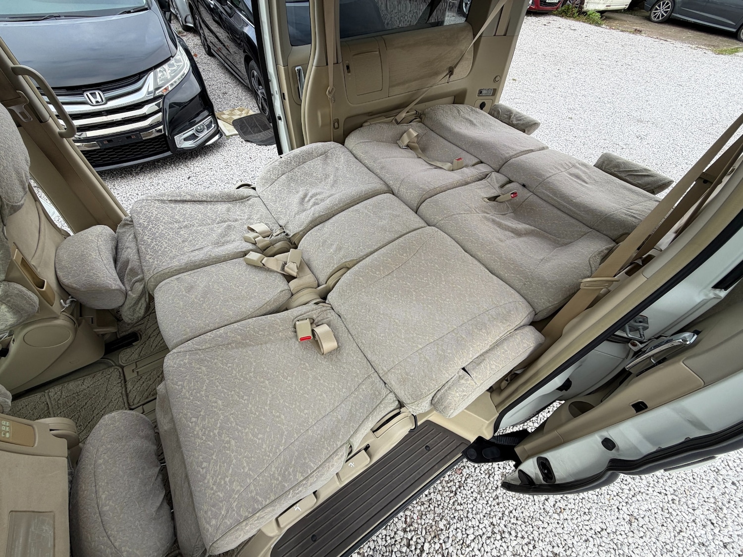 Used Nissan Elgrand 2010 for sale - 76547761: Photo 27