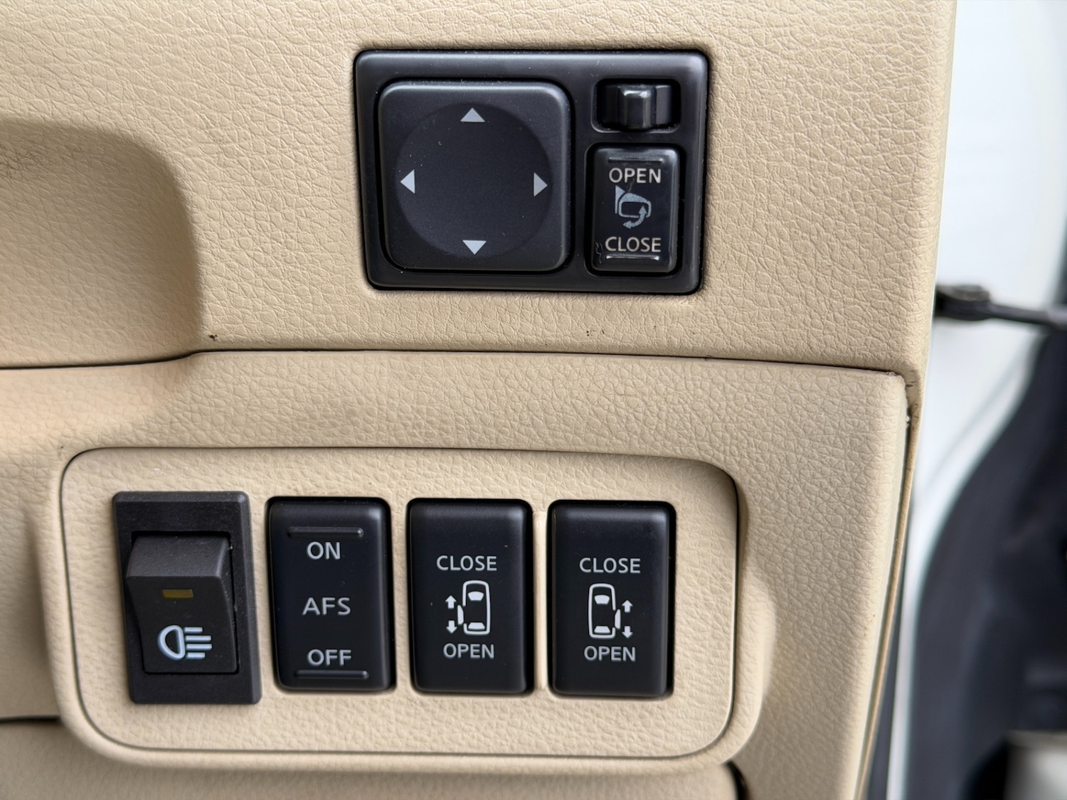 Used Nissan Elgrand 2010 for sale - 76547761: Photo 40