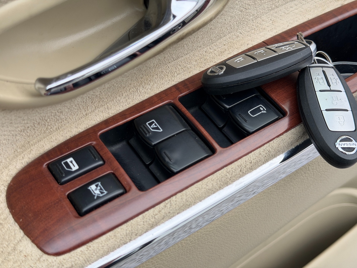 Used Nissan Elgrand 2010 for sale - 76547761: Photo 41