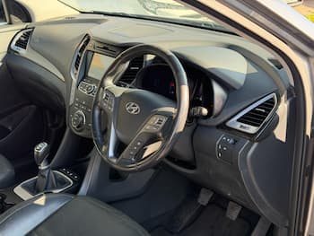 Used Hyundai Santa Fe 2015 for sale - 79856146: Photo