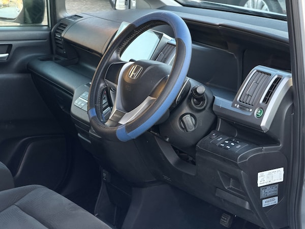 Used Honda Stepwagon 2012 for sale - 76104321: Photo 10