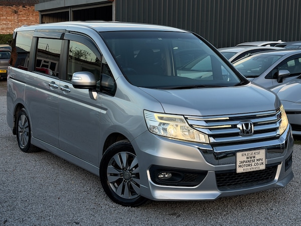 Used Honda Stepwagon 2012 for sale - 76104321: Photo 1
