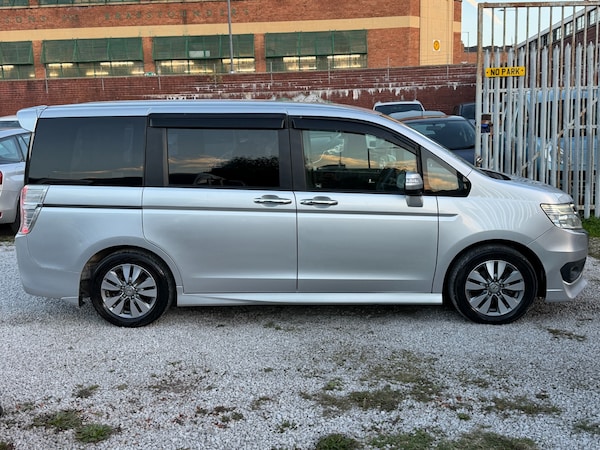 Used Honda Stepwagon 2012 for sale - 76104321: Photo 8