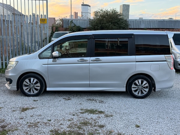 Used Honda Stepwagon 2012 for sale - 76104321: Photo 9