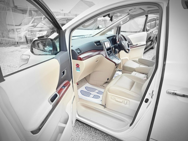 Used Toyota Alphard 2010 for sale - 70961140: Photo 12