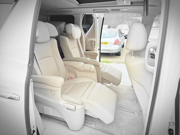 Used Toyota Alphard 2010 for sale - 70961140: Photo 21