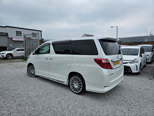 Used Toyota Alphard 2010 for sale - 70961140: Photo 2