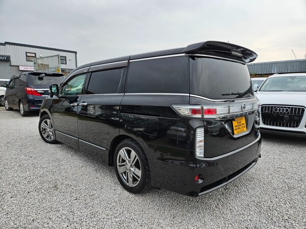 Used Nissan Elgrand 2010 for sale - 70960929: Photo 2