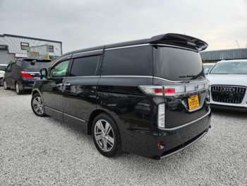 Used Nissan Elgrand 2010 for sale - 70960929: Photo