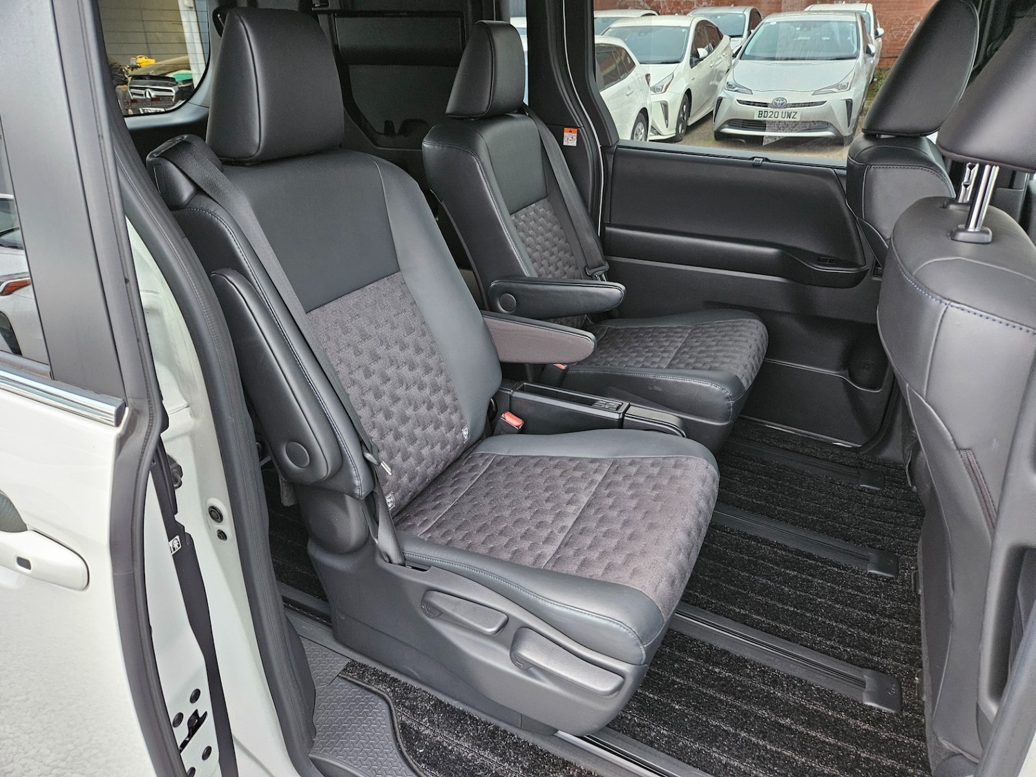 Used Toyota Voxy 2026 for sale - 78141131: Photo 12