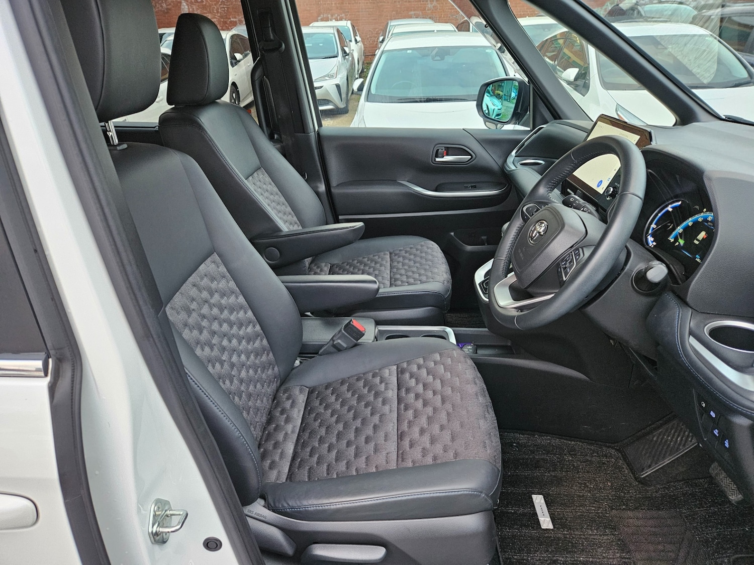 Used Toyota Voxy 2026 for sale - 78141131: Photo 19