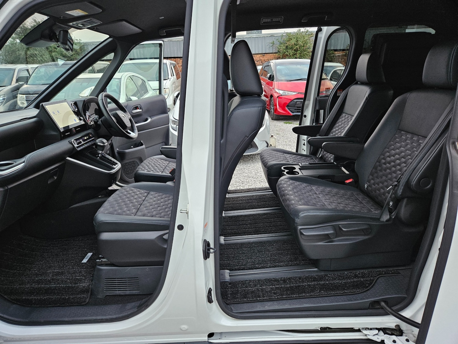 Used Toyota Voxy 2026 for sale - 78141131: Photo 34