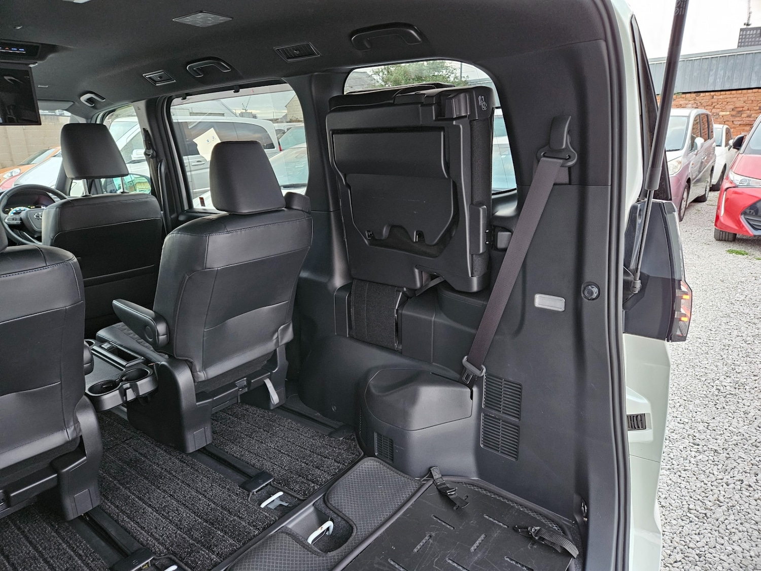 Used Toyota Voxy 2026 for sale - 78141131: Photo 38