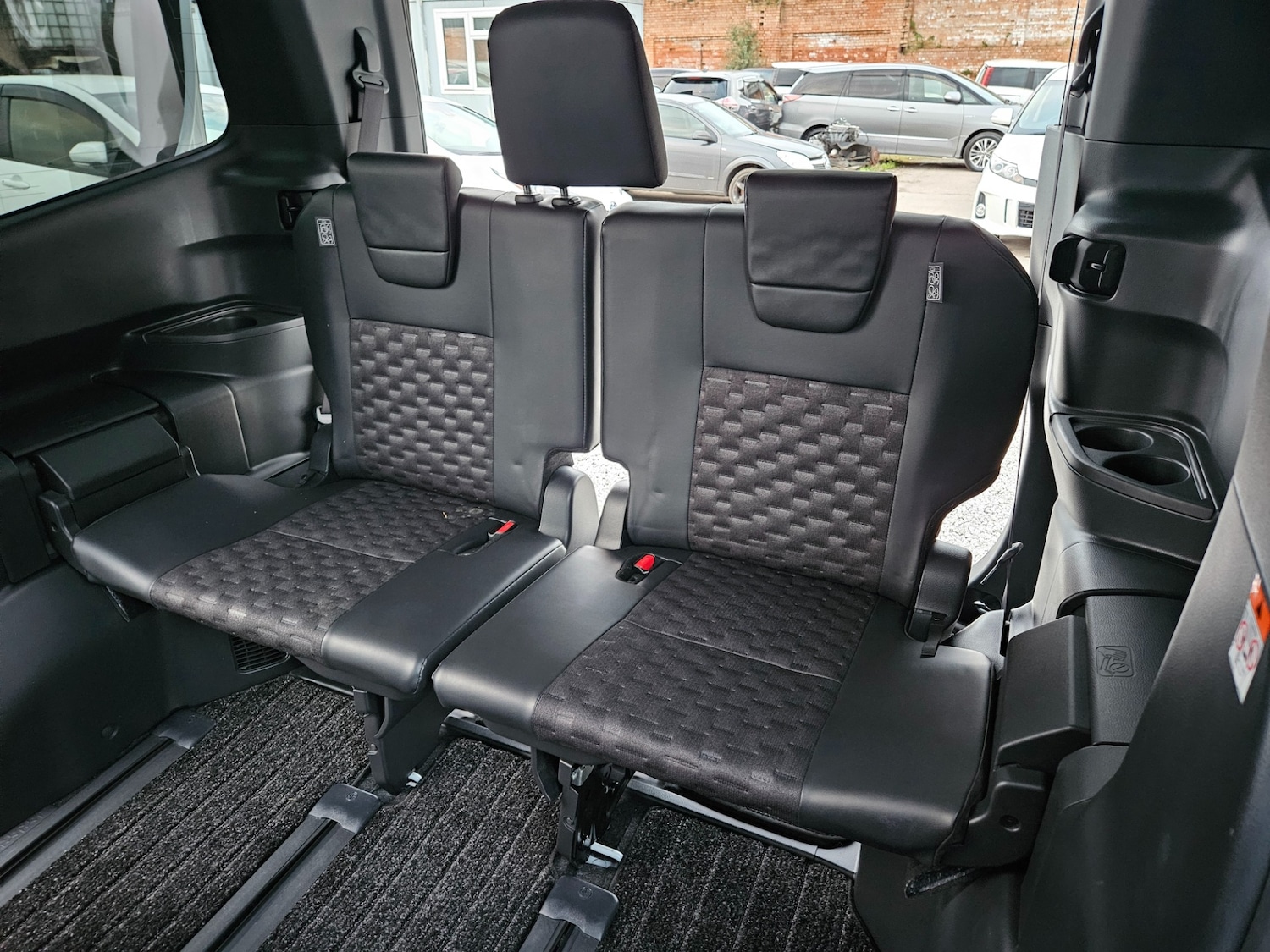 Used Toyota Voxy 2026 for sale - 78141131: Photo 40