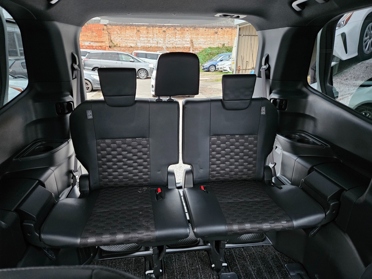 Used Toyota Voxy 2026 for sale - 78141131: Photo 41