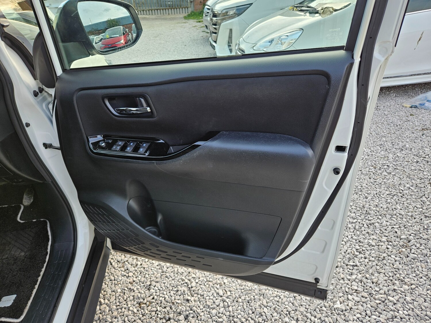 Used Toyota Voxy 2026 for sale - 78213669: Photo 20