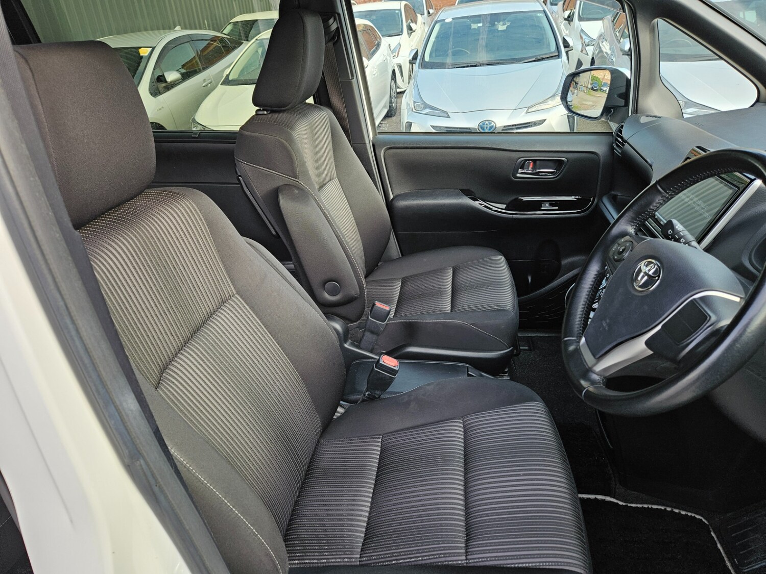 Used Toyota Voxy 2026 for sale - 78213669: Photo 21