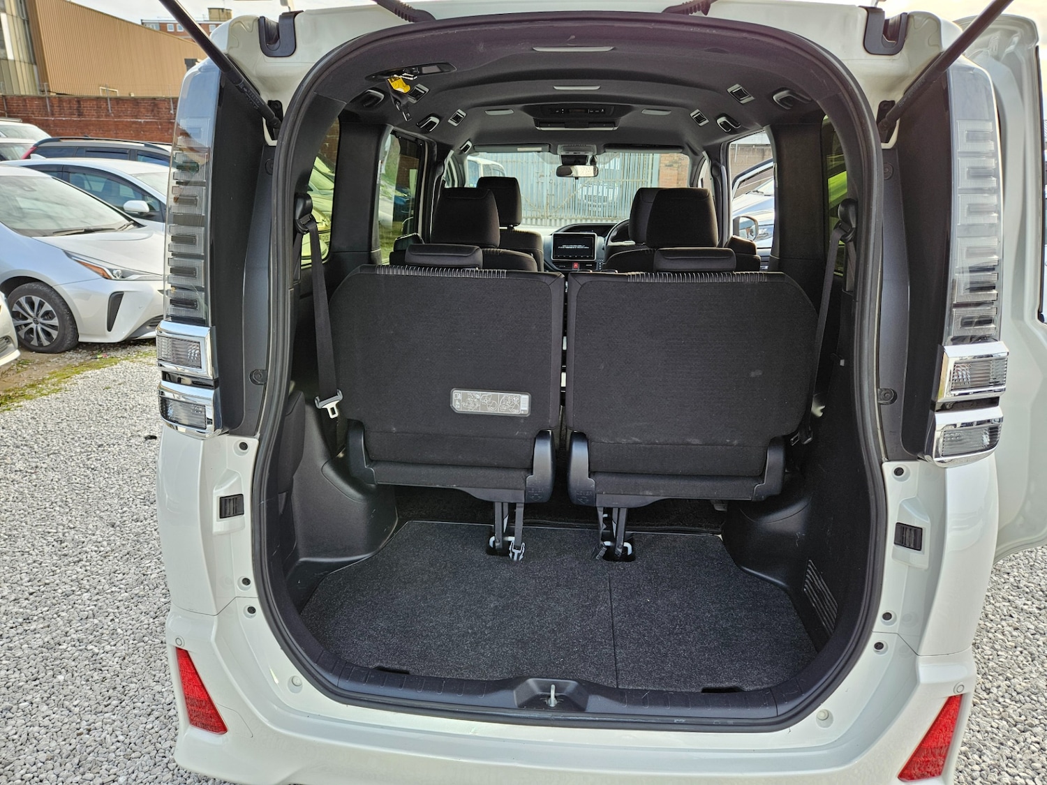 Used Toyota Voxy 2026 for sale - 78213669: Photo 34