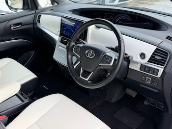 Used Toyota Estima 2019 for sale - 79471209: Photo