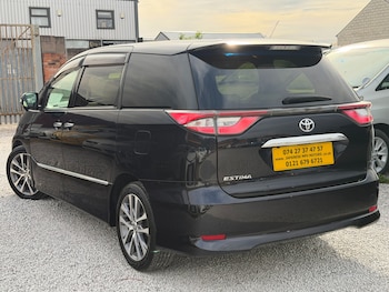 Used Toyota Estima 2019 for sale - 79471209: Photo