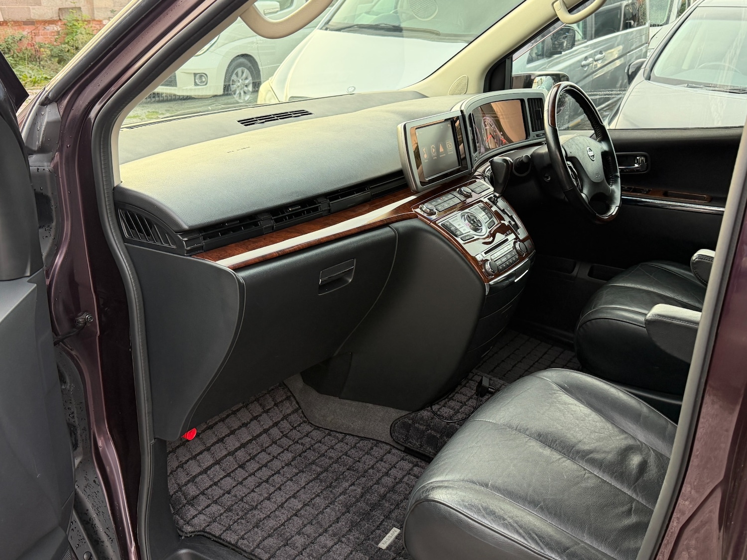 Used Nissan Elgrand 2008 for sale - 76547609: Photo 14